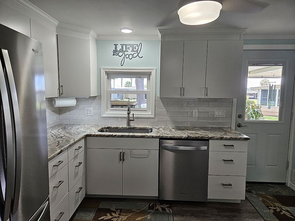 1st image of 41 Harbor Oaks Dr