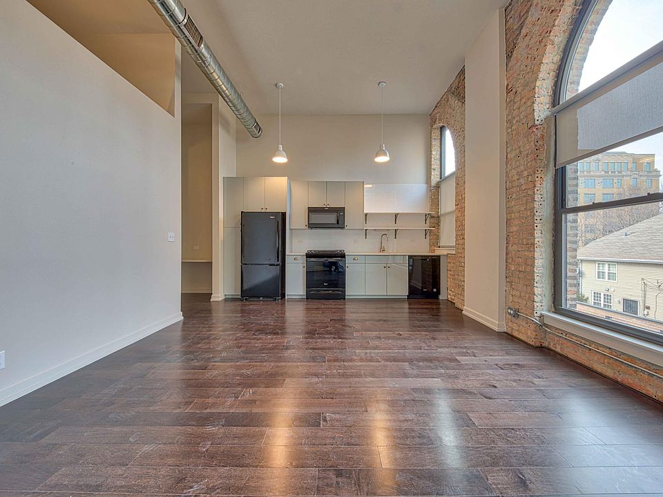 1st image of 5027 N Kenmore Ave #208