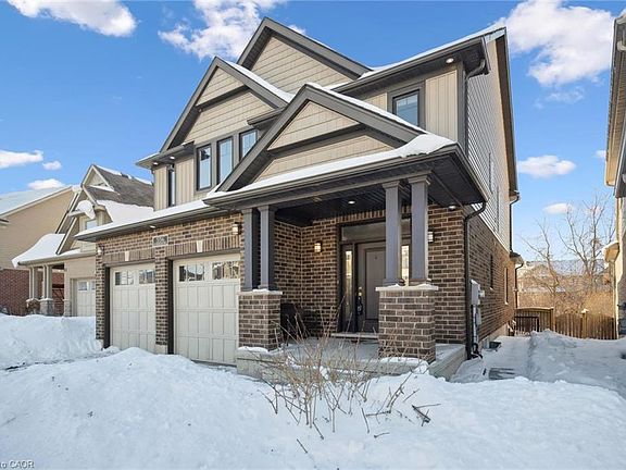 4th image of 556 Netherwood Cres