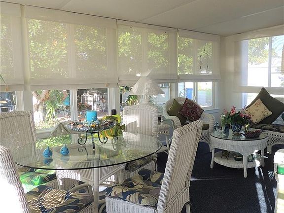 3rd image of 26256 Queen Mary Ln