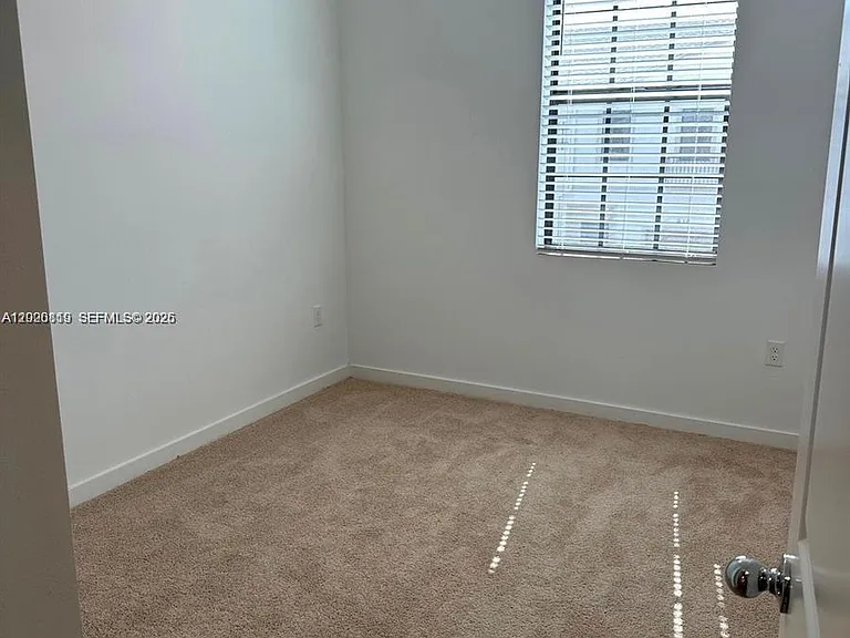 853 SW 12th St — Photo 15