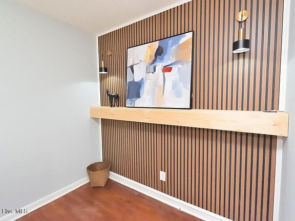 4th image of 1529 Beverly Rd