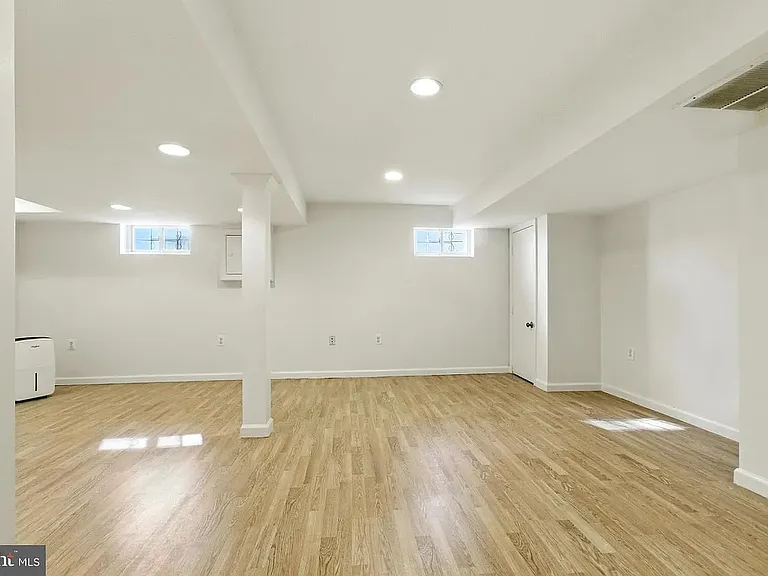 6407 Kirby Rd — Photo 32