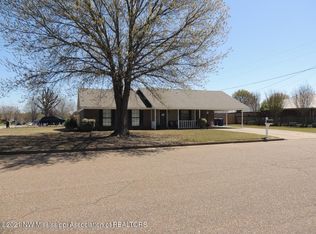 6648 Alexander Rd, Olive Branch, MS 38654