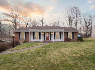 121 Wyngate Rd, Coraopolis, PA 15108