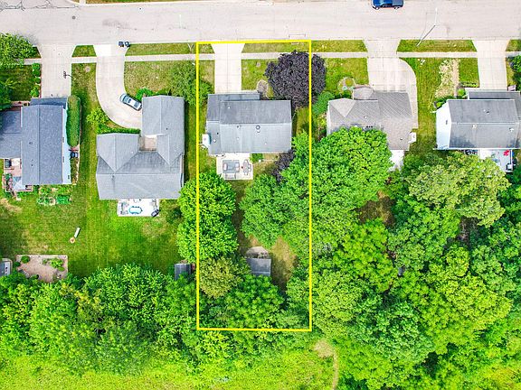 3rd image of 10175 Forestedge Ln