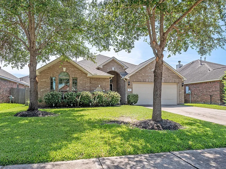 119 Emerald Loch Ln — Photo 43