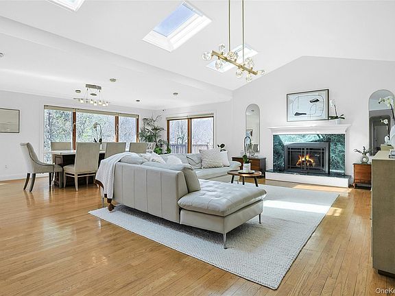 4th image of 45 Sprain Valley Road