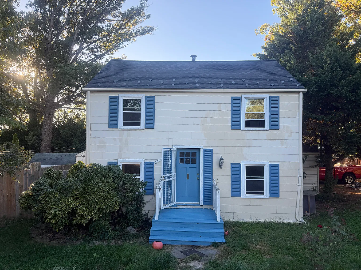5 bed, 1404 sqft, $2,900 — Photo 2