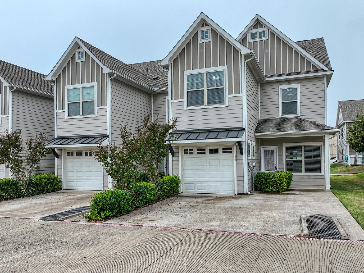 Maple Ridge Townhomes — Photo 1