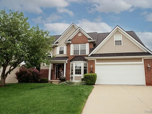 1023 Foxborough Dr, Williamston, MI 48895