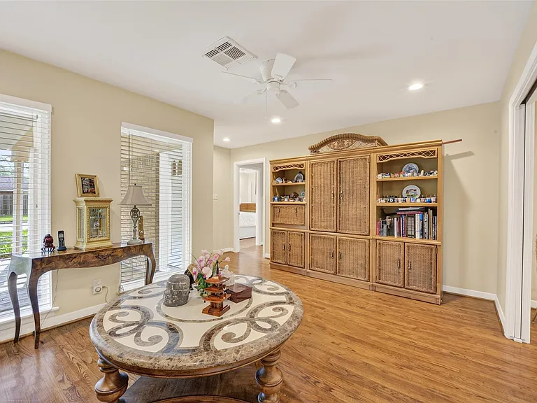 11230 Huggins Dr — Photo 7