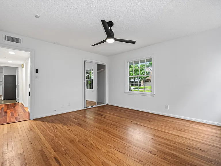 3731 Drake St — Photo 25