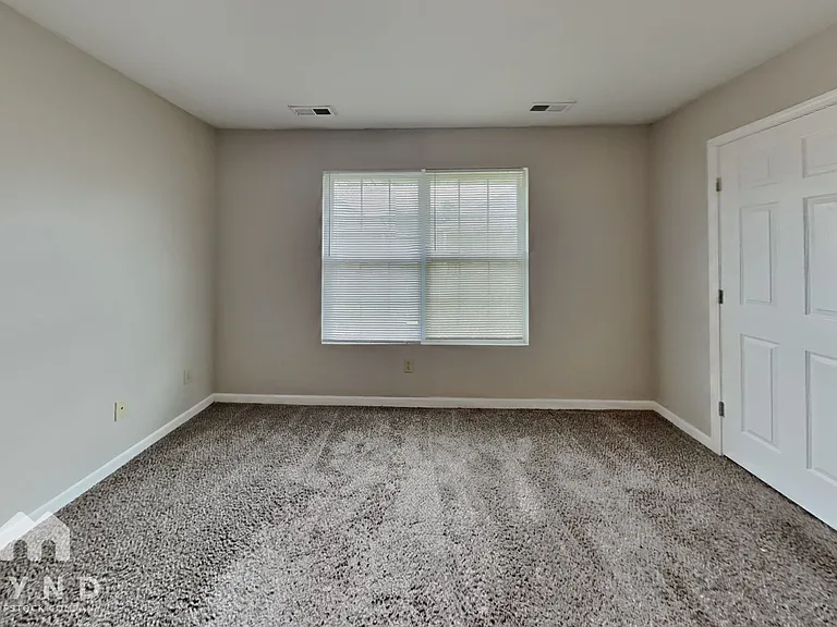 1130 S Clifton Ave — Photo 6