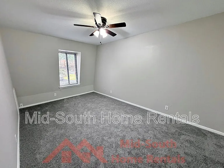 1869 E Poplar Woods Cir — Photo 17