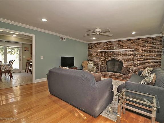 4th image of 126 Sherwood Ln