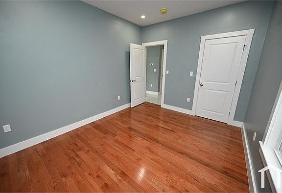 3rd image of 16 Greenwich St Floor 2