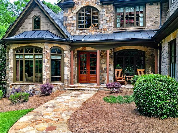 3rd image of 27 Retreat Rdg SE