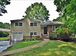 229 Morningside Rd, Paramus, NJ 07652