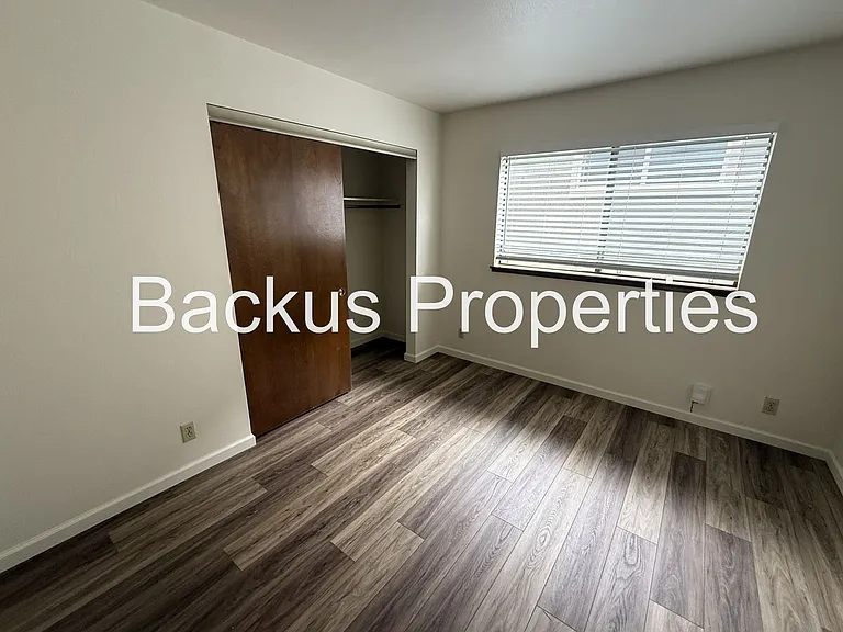 Laine St 529 — Photo 13