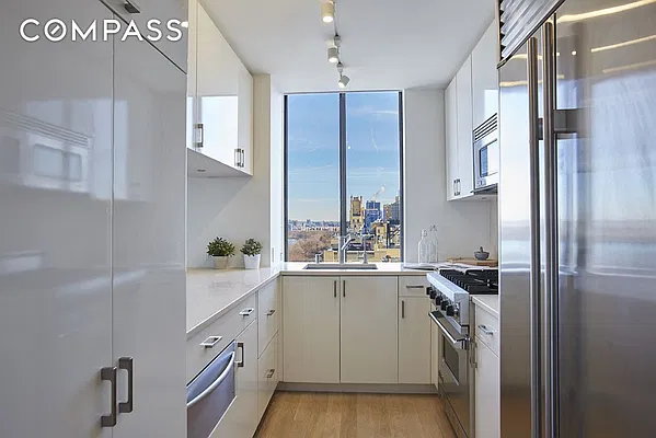 Sold by Compass | media 2