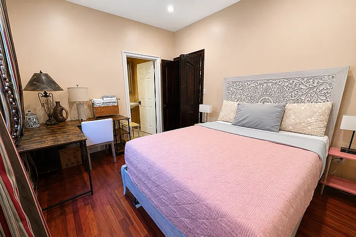 1 bed, 1.0 bath, $2,200 — Photo 2