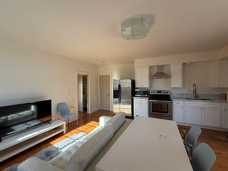 2341 Oak Park Rd #1/2 — Photo 5
