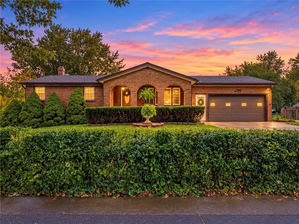 94 Donna Marie Cir N, Rochester, NY 14606
