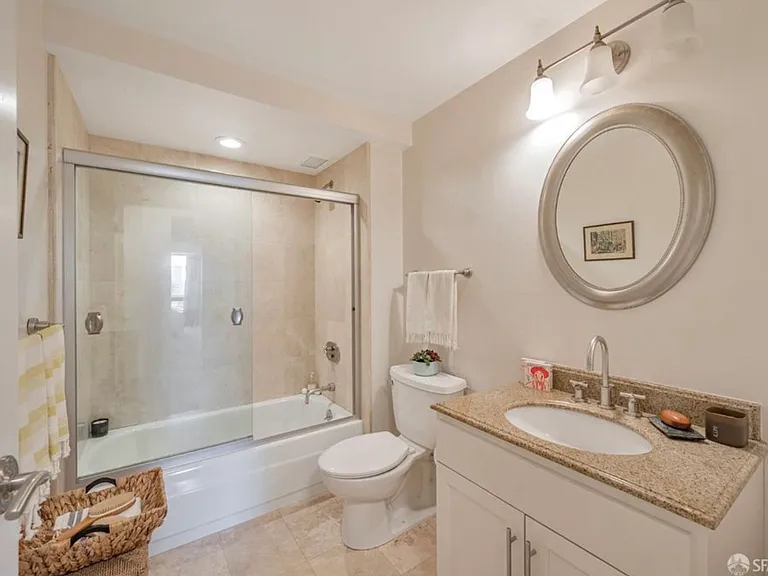 1177 California St #212 — Photo 13