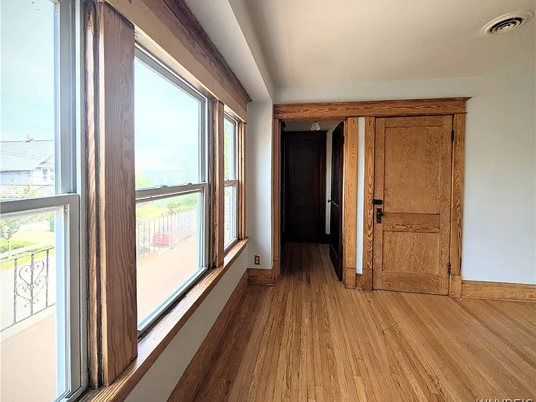 47 Bridgeman St #UPPER — Photo 6