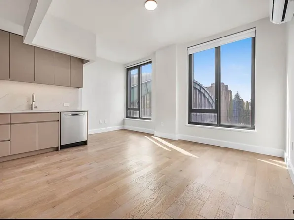 262 9th Street image 3 of 35