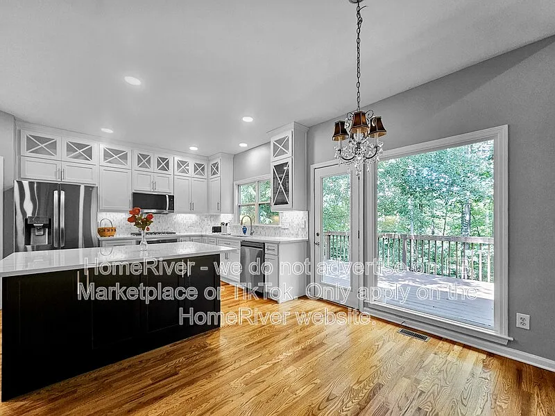 5 bed, 3.5 bath, 3302 sqft, $3,350 — Photo 4