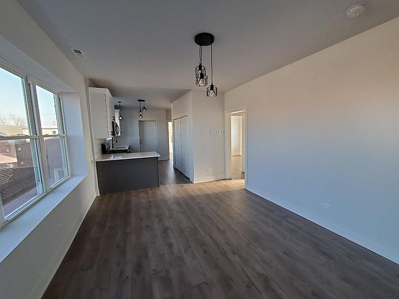 3rd image of 7937 S Aberdeen St #41jyvmf6c