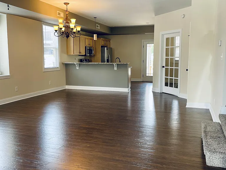 116 Capital St #1 — Photo 4