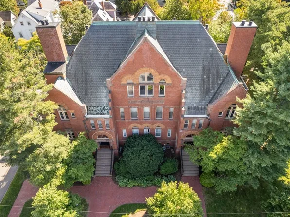 110 Washington Park APT 2, Newton, MA 02460