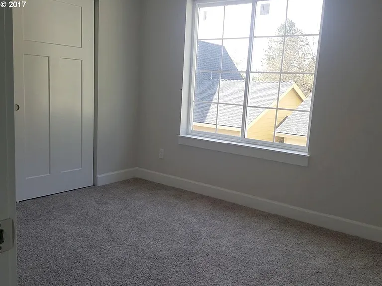 4469 SE Sycamore St — Photo 9