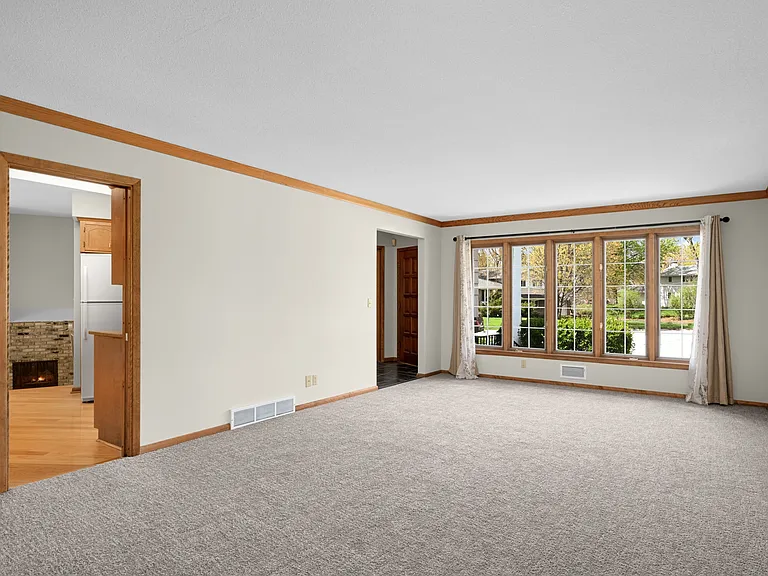 7410 Oaklawn Ave — Photo 6
