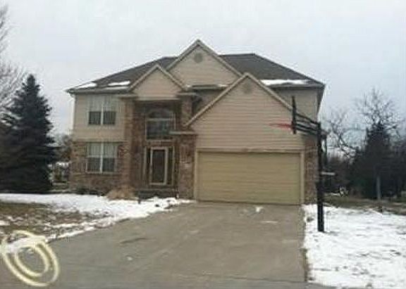 3rd image of 2119 Ash St
