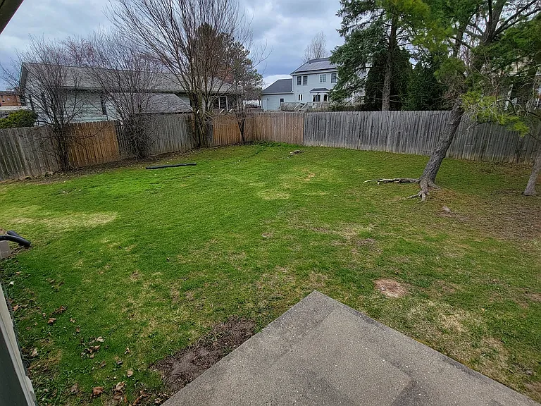 2128 Breton Rd SE — Photo 16
