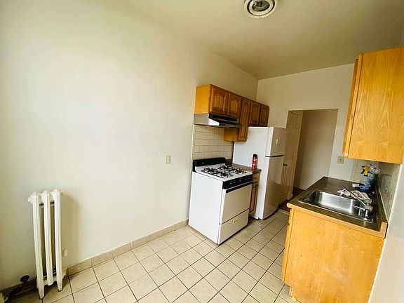3rd image of 29-06 Crescent St #G2