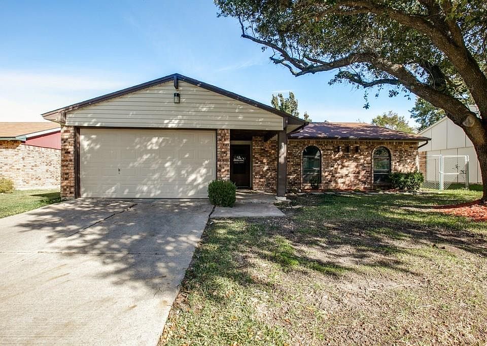 1st image of 613 Live Oak Dr