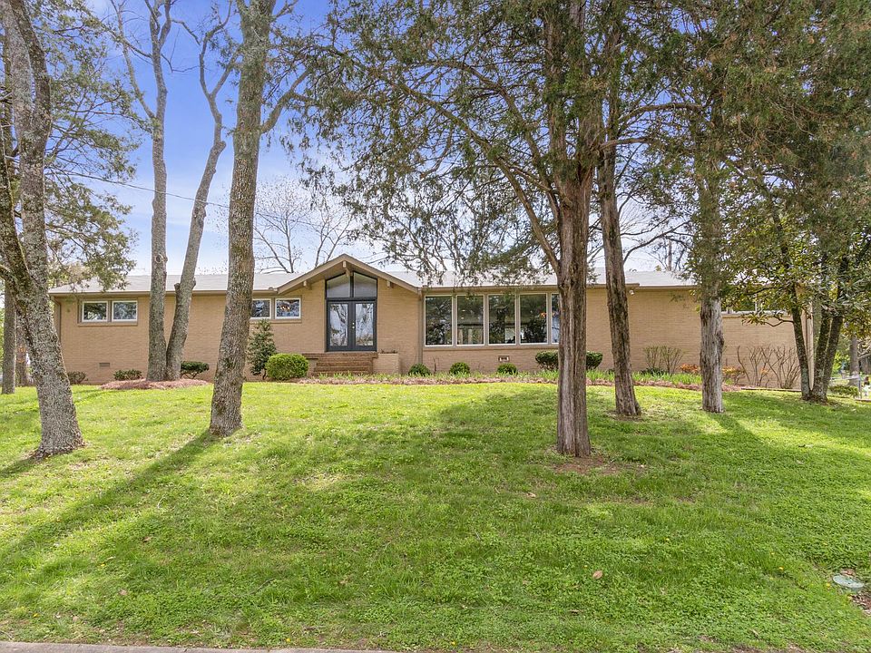 1st image of 842 Percy Warner Blvd