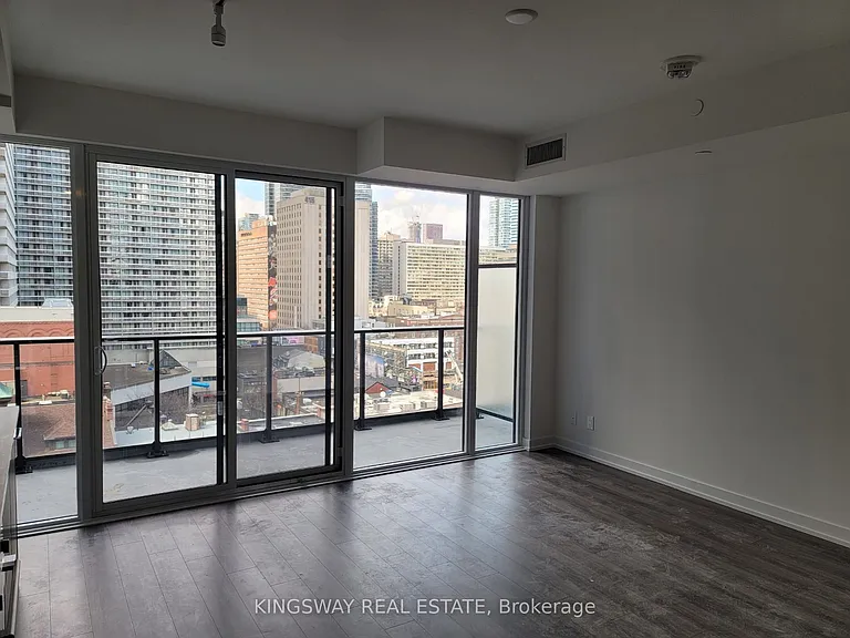 20 Edward St #923 — Photo 7