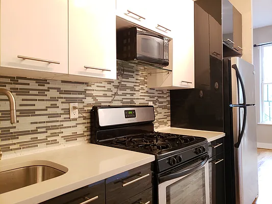 Rented by Signature Property Realty | media 36