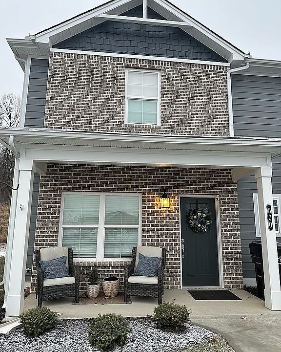 1st image of 500 Bellingham Dr NE