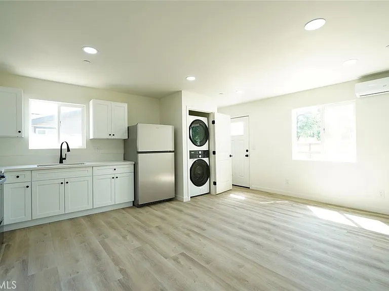 4811 Charlotte Way — Photo 30