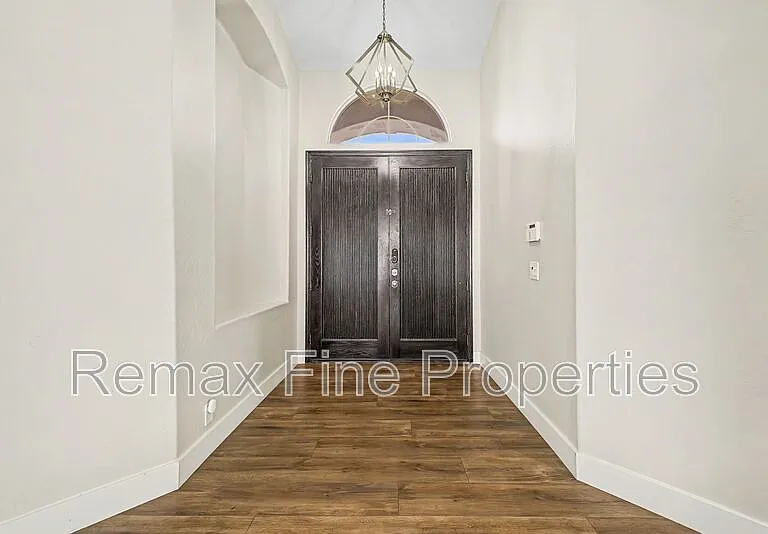 9118 E Topeka Dr — Photo 8