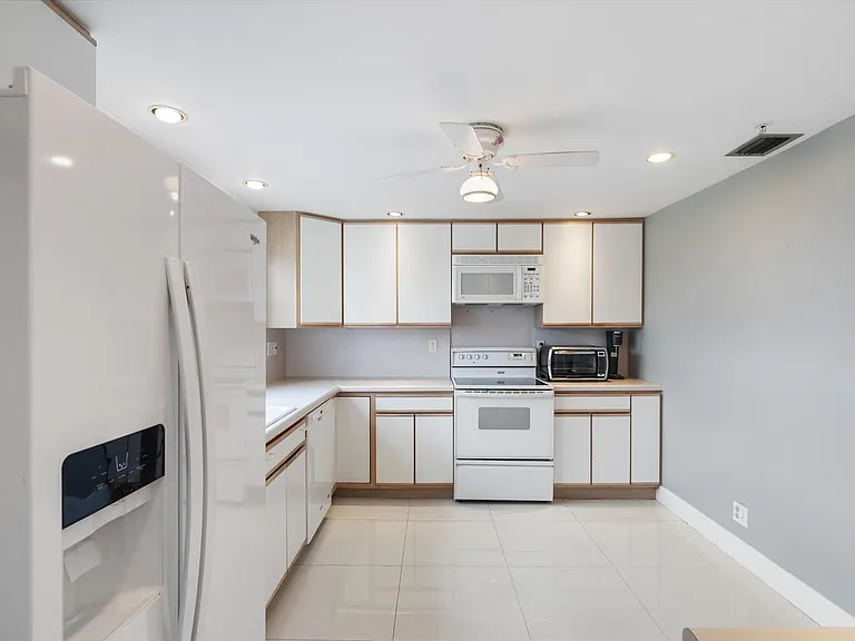 3300 S Ocean Blvd #617C — Photo 4