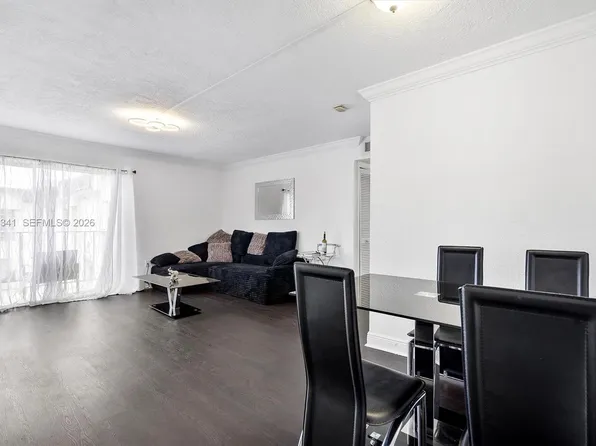 7232 SW 94th Pl APT E6, Miami, FL 33173