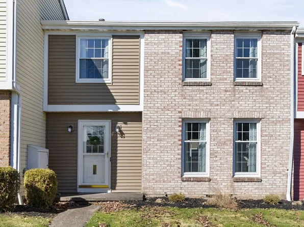 35 Summit Knolls Dr, Webster, NY 14580